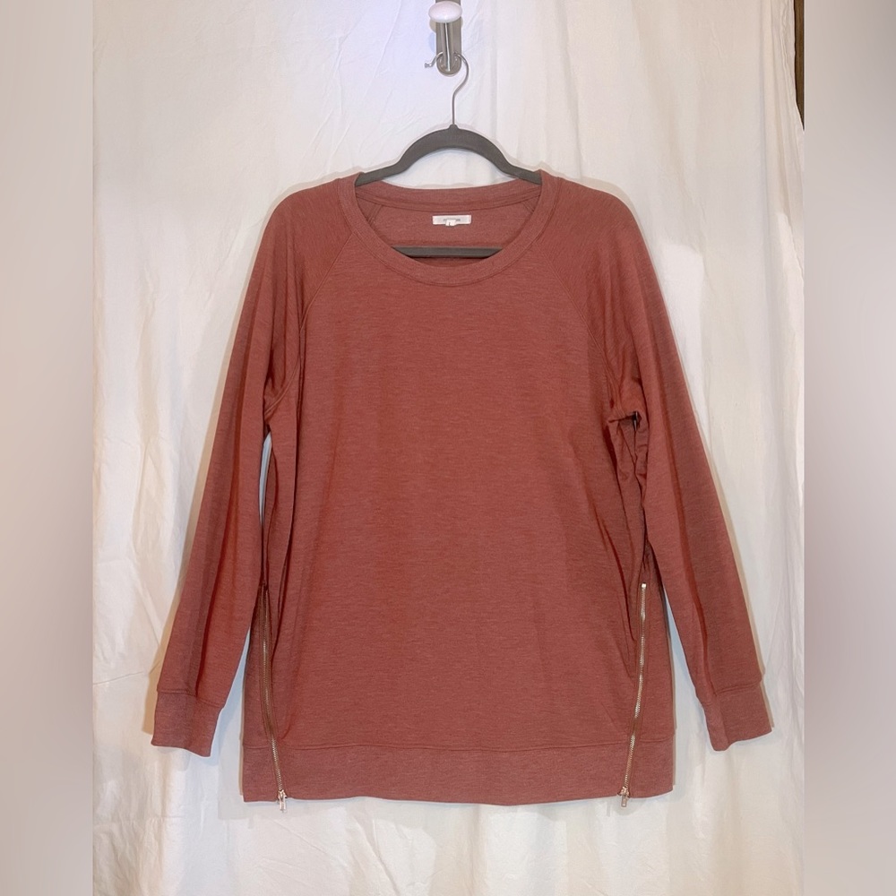 Rosy rust color sweatshirt with gold zipper details on each side size Large